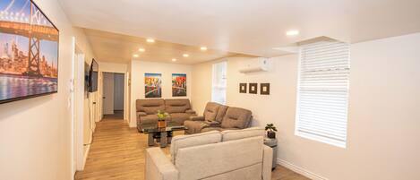 スマートテレビ、テーブルサッカー台