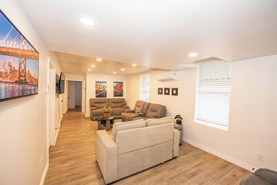 Charming and spacious 3-bedroom HOUSE in a vibrant part of San Diego with AC.