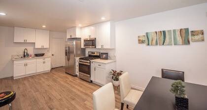 Charming and spacious 3-bedroom,house in vibrant part of San Diego with AC &WiFi