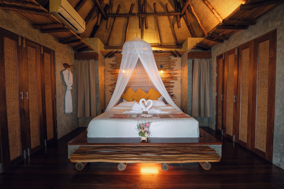 Villa 4 | 1 bedroom, minibar, bed sheets