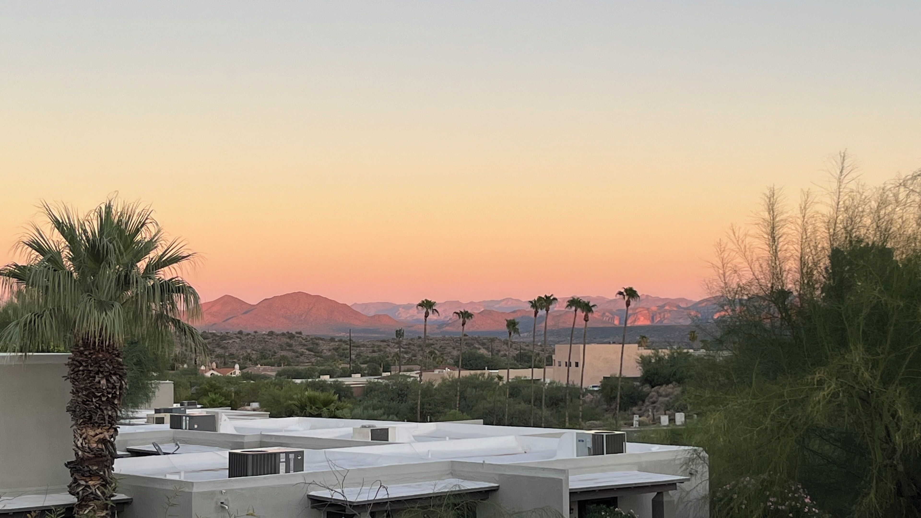 Updated 2-bedroom condo with AC and WiFi in pleasant Fountain Hills