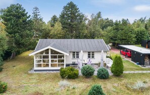 Property grounds - Awesome home in Væggerløse with WiFi (Væggerløse)