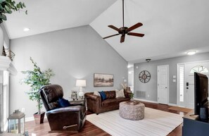 Smart TV, fireplace