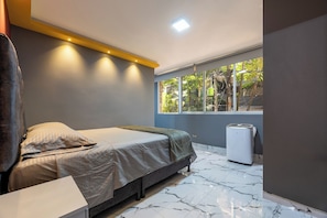 4 bedrooms, iron/ironing board, free WiFi, bed sheets - Presidential Suite Jacuzzi- steam sauna
(Medellín)
