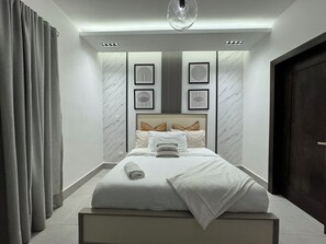 1 habitación, tabla de planchar con plancha, wifi y ropa de cama 