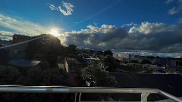 Classic-værelse - balkon - byudsigt | 2 soveværelser, gratis Wi-Fi