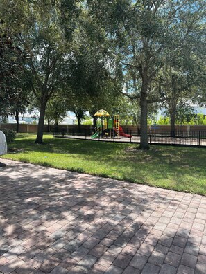 Children’s area - Spacious 4-bedroom townhome with fitness room, WiFi in cool Kissimmee (Kissimmee)