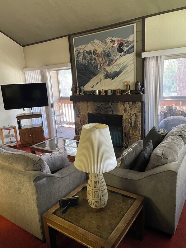 TV connectée, cheminée