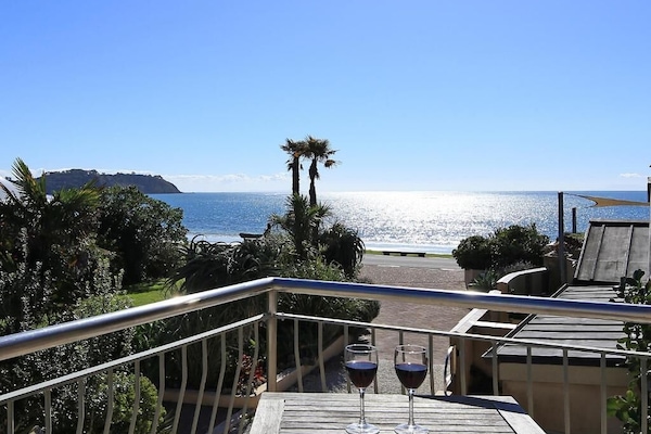 Seaview - Upstairs One Bedroom Apartment | Terrace/patio