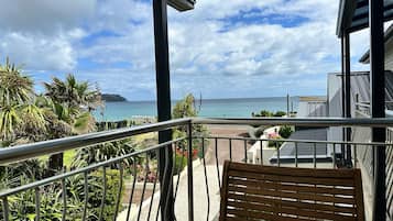 Seaview - Upstairs One Bedroom Apartment | Beach/ocean view