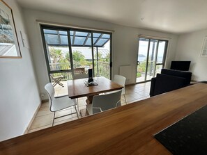 Seaview - Upstairs One Bedroom Apartment | Dining room