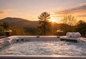 Bañera de hidromasaje al aire libre