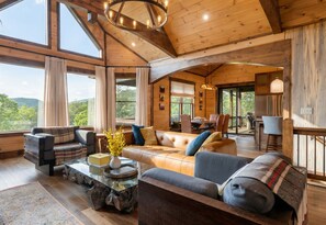 Smart TV, chimenea, futbolito, mesa de ping pong