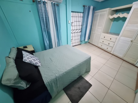 1 bedroom, in-room safe, iron/ironing board, free WiFi. One-bedroom apartment in Castries with AC, WiFi.
Homey feeling.