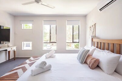 A perfect stay for family reunions. #StayChill Byron: sleeps up to 14 + pool 