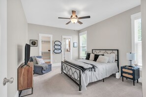 3 chambres, fer et planche à repasser, Wi-Fi, draps fournis