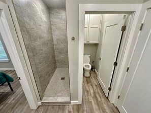 Shower, hair dryer, towels, soap - HONEY HOLE with Pool and Hot Tub Bring Pets Add Fees (Port O'Connor)