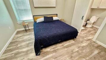 4 dormitoris, planxa i posts de planxar, wifi gratuïta i roba de llit