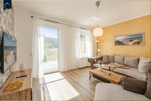 Unclassified image, 2 of 30, button