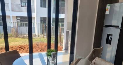 Charming 2Beds-3Baths Apt with WiFi and backup solar in Ibex Kingsland Lusaka 2
