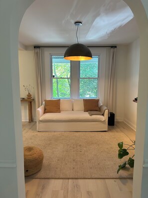 Smart TV, offices - Zen, Green & Clean 2bd in the City (Baltimore)