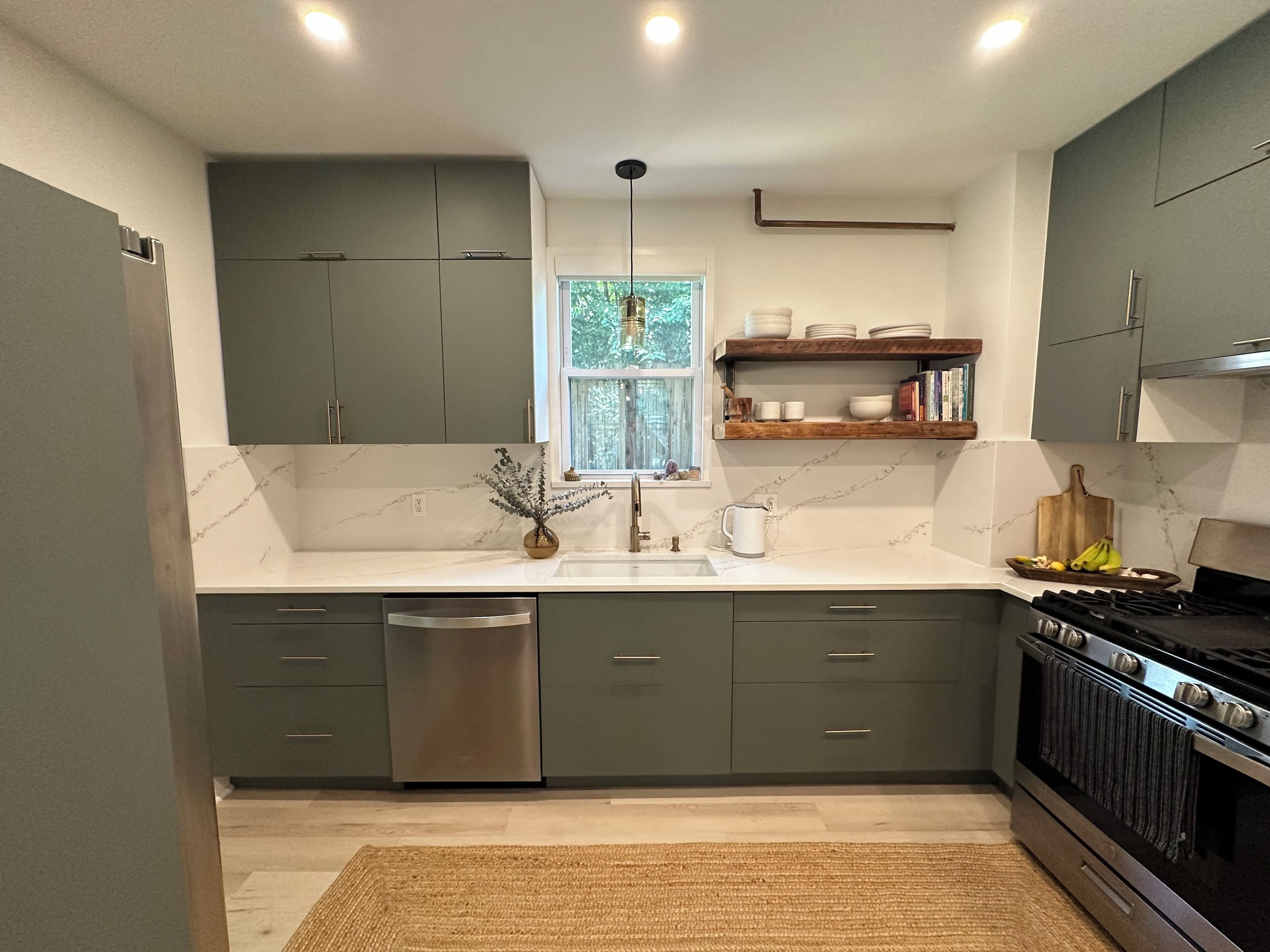 Oven, stovetop, dishwasher