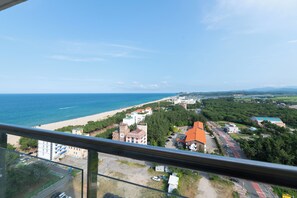 Deluxe Two-Room Half Ocean | Beach/ocean view - Lebleu Naksan Hotel (Yangyang)