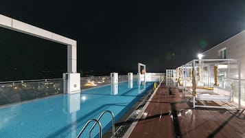 Seasonal outdoor pool