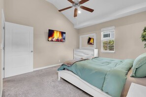 3 habitaciones, tabla de planchar con plancha, wifi y ropa de cama 