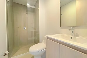 Apartment | Badezimmer | Dusche, Haartrockner, Handtücher, Seife