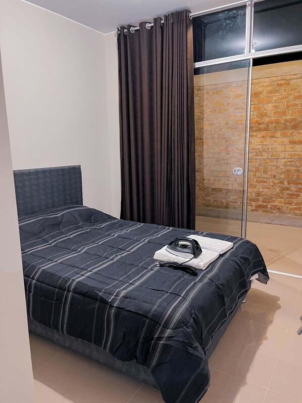 2 Schlafzimmer, Bügeleisen/Bügelbrett, WLAN, Bettwäsche