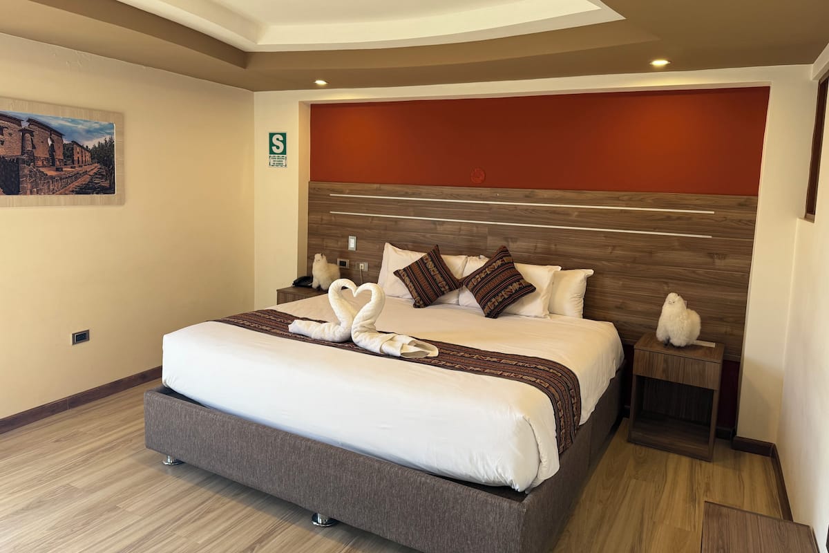 Superior Room, 1 King Bed | 1 bedroom, down duvets, desk, free WiFi