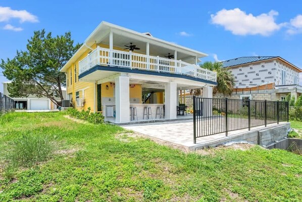 المنشأة من الخارج