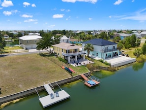 Exterior - 3BR Waterfront • Hot Tub + Dock • Kayaks • Bikes (Hernando Beach)
