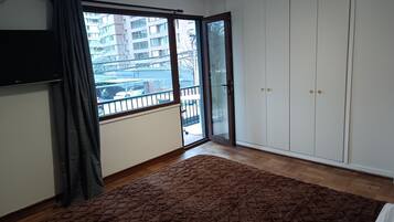 3 chambres, fer et planche à repasser, Wi-Fi gratuit, draps fournis