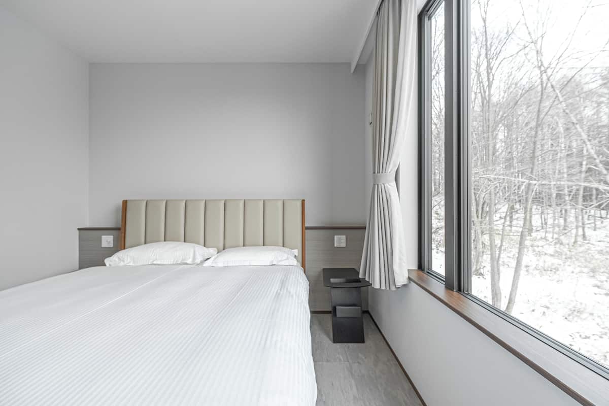 Deluxe Double Room, Non Smoking, Mountain View
