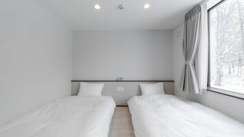 Economy Twin Room, Non Smoking, Mountain View | Laptop workspace, free WiFi