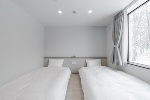 Economy Twin Room, Non Smoking, Mountain View | Laptop workspace, free WiFi - Villa Yin Niseko (Kutchan)