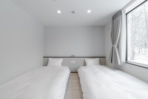 Economy Twin Room, Non Smoking, Mountain View | Laptop workspace, free WiFi