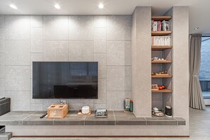 Television - Villa Yin Niseko (Kutchan)