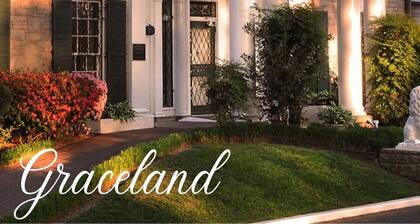 Spacious 5-bedroom vacation home just 19 minutes from Graceland