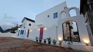 Property entrance - Ipoh Santorini Hideaway Hotel Inspired (Ipoh)