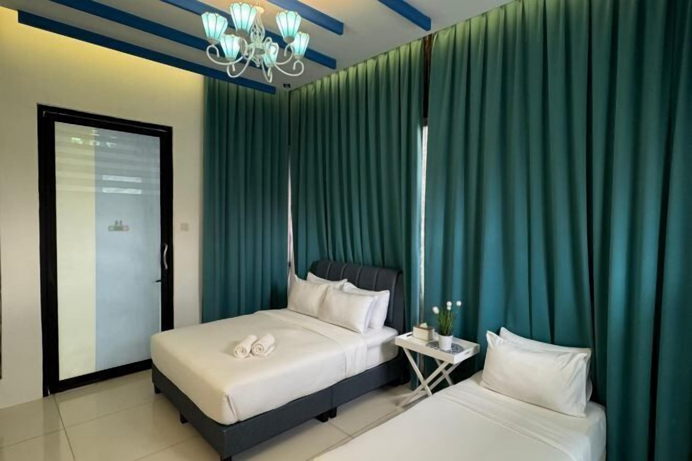 Iron/ironing board, free WiFi, bed sheets