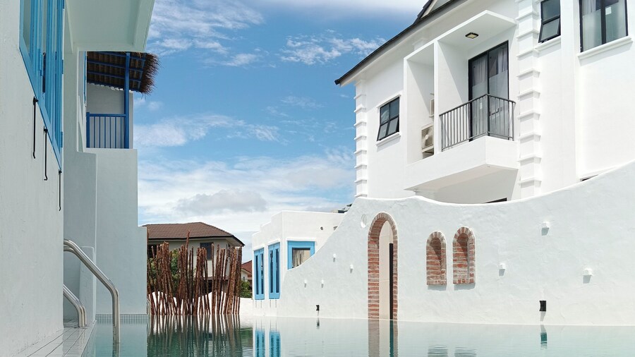Ipoh Santorini Hideaway Hotel Inspired