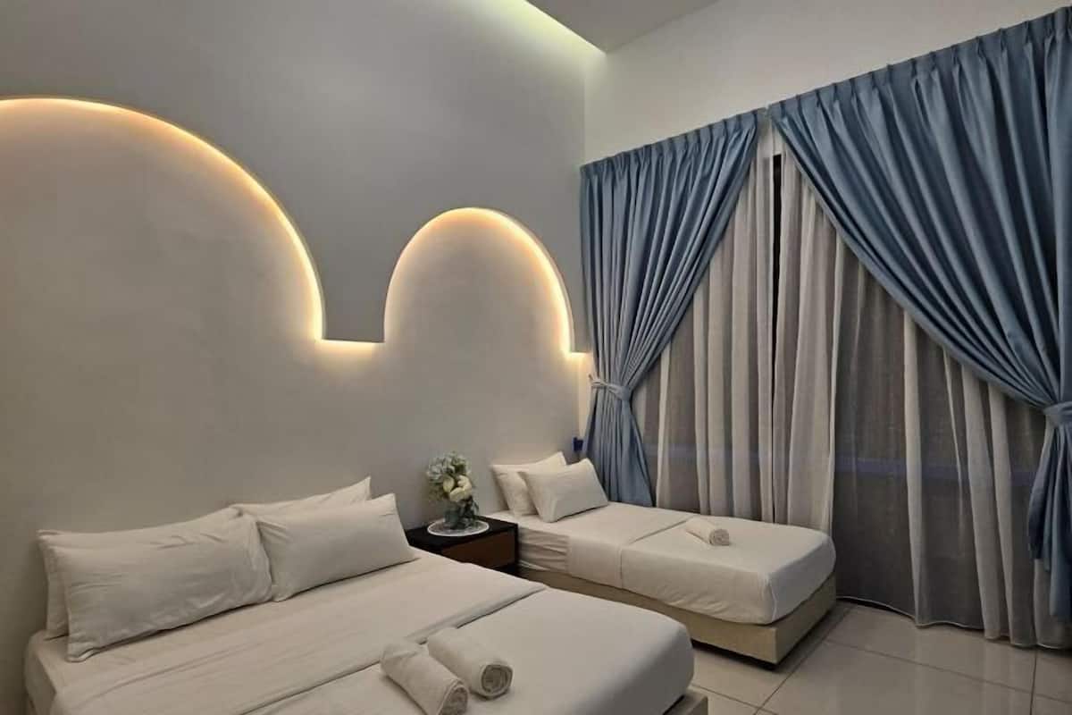 Iron/ironing board, free WiFi, bed sheets