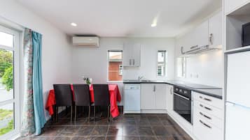 Family Apartment, Garden View | Private kitchen