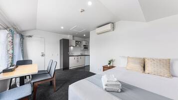 Suíte família, 1 quarto | 1 quarto, roupas de cama premium, camas com colchões pillow-top