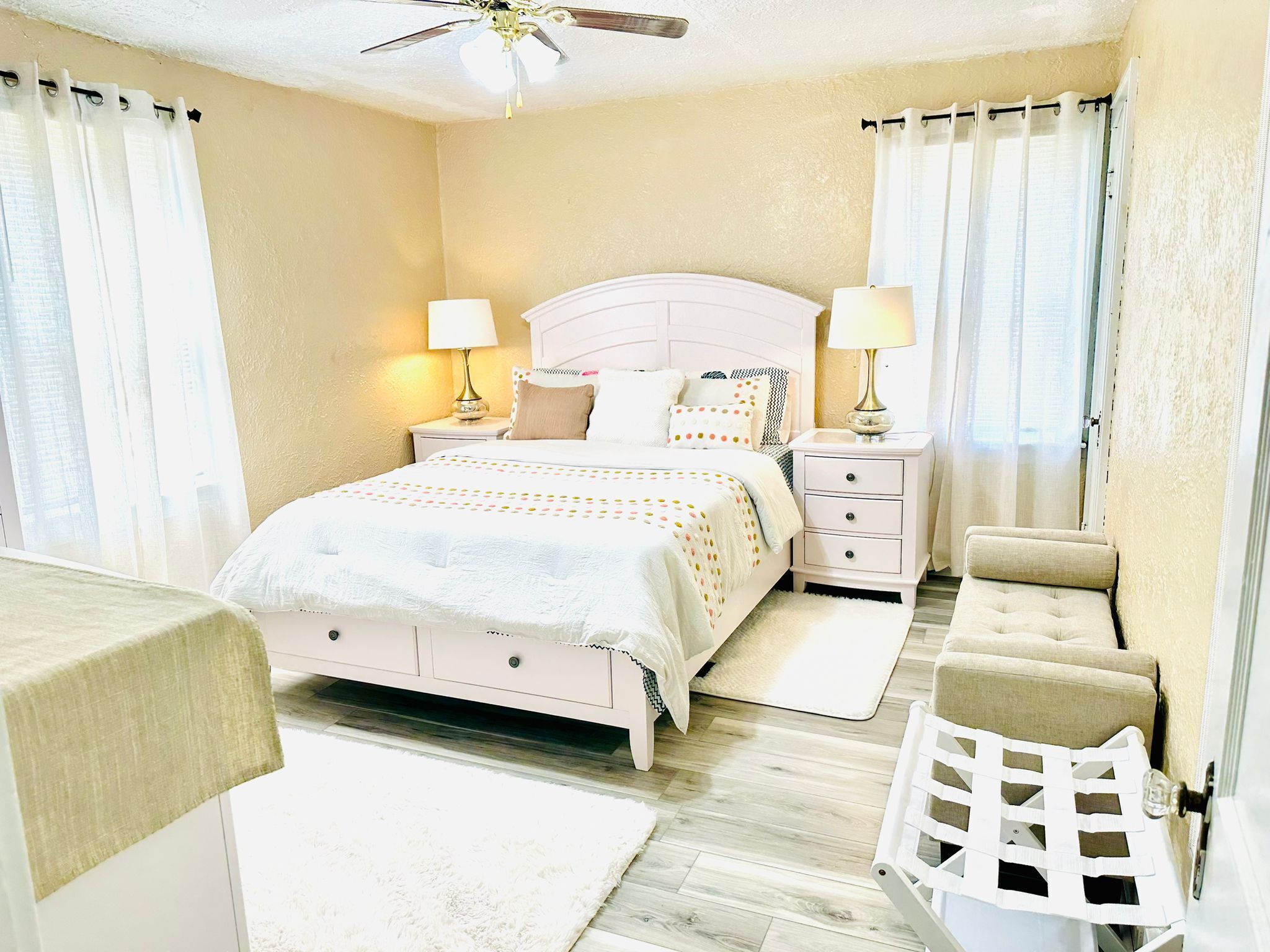 2 bedrooms, iron/ironing board, WiFi, bed sheets