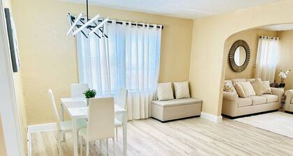 Charming 2-bedroom house in enchanting Niagara Falls NY with AC, WiFi