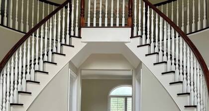 5 acre Luxury estate. 15 min from Niagara Falls